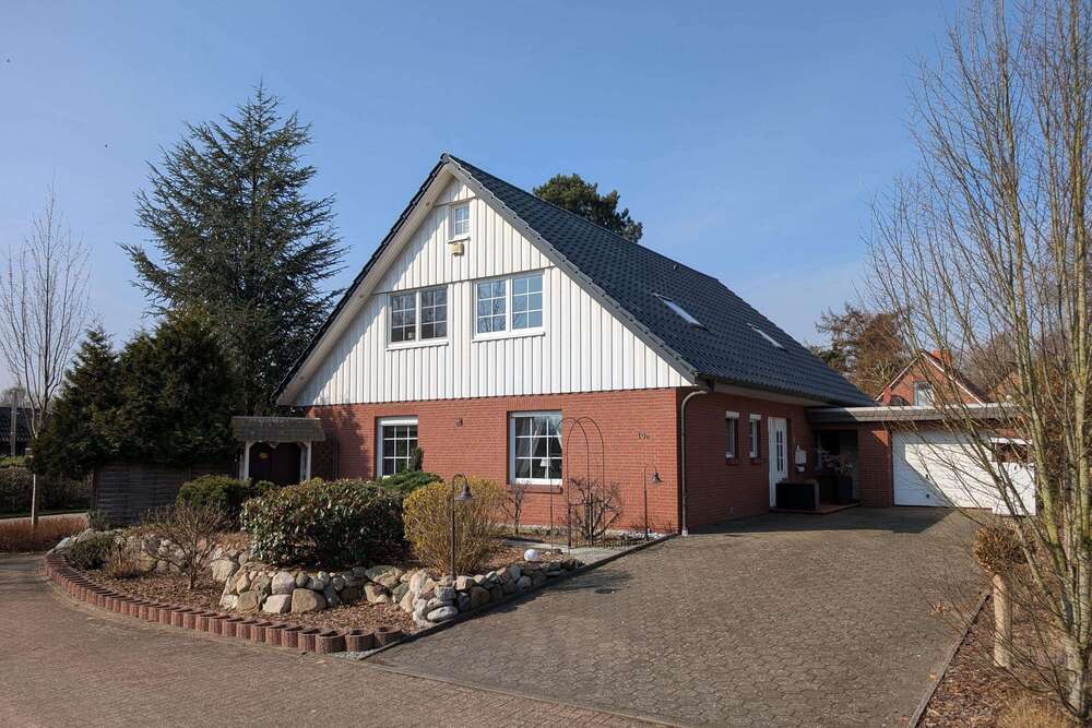 Thumbnail-Haus zum Kaufen in Cadenberge 339.000,00 € 207.81 m²