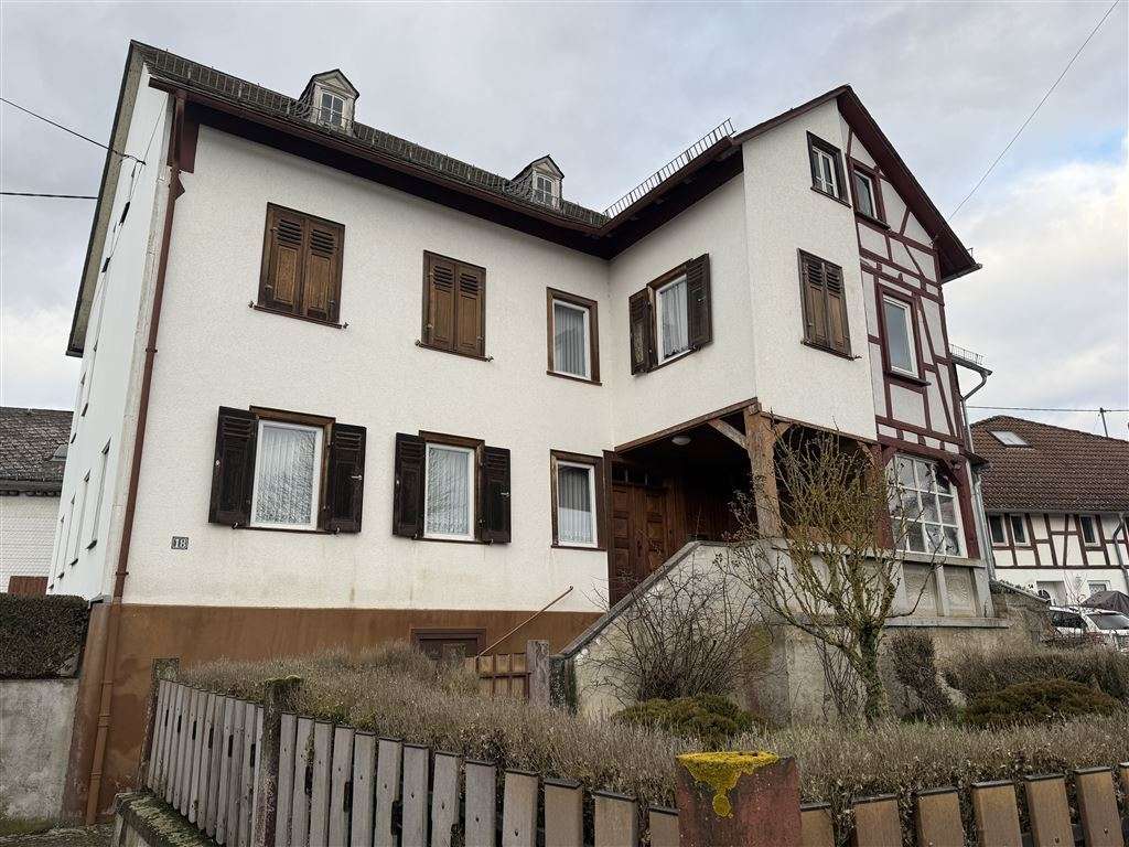 Thumbnail-Haus zum Kaufen in Ebertshausen , Rhein-Lahn-Kr 175.000,00 € 145 m²