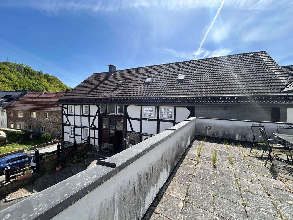 Thumbnail-Haus zum Kaufen in Hallenberg 399.000,00 € 360 m²