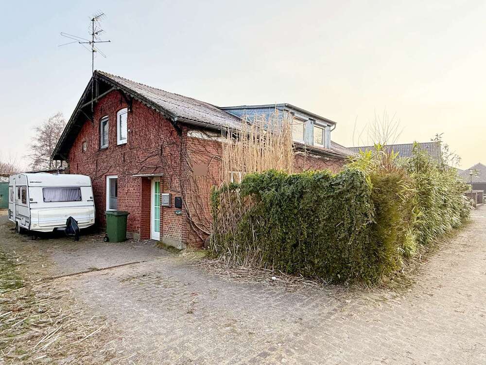 Thumbnail-Haus zum Kaufen in Rantrum 299.000,00 € 245 m²