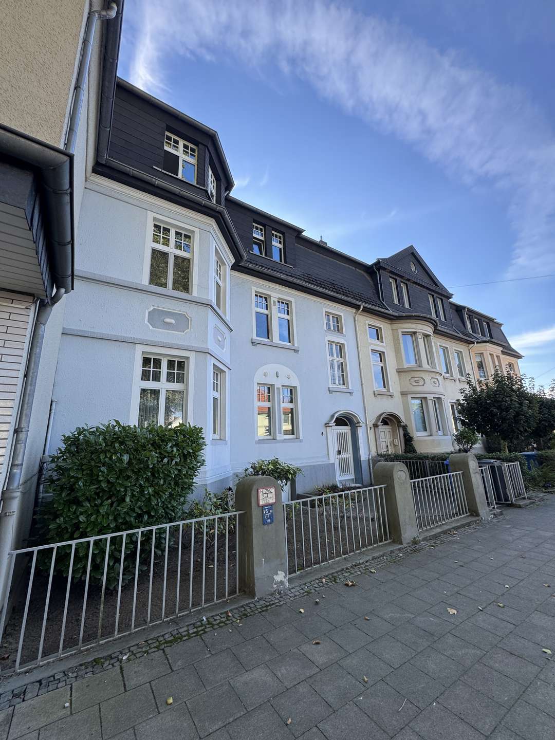 Thumbnail-Haus zum Kaufen in Leverkusen 589.000,00 € 270 m²