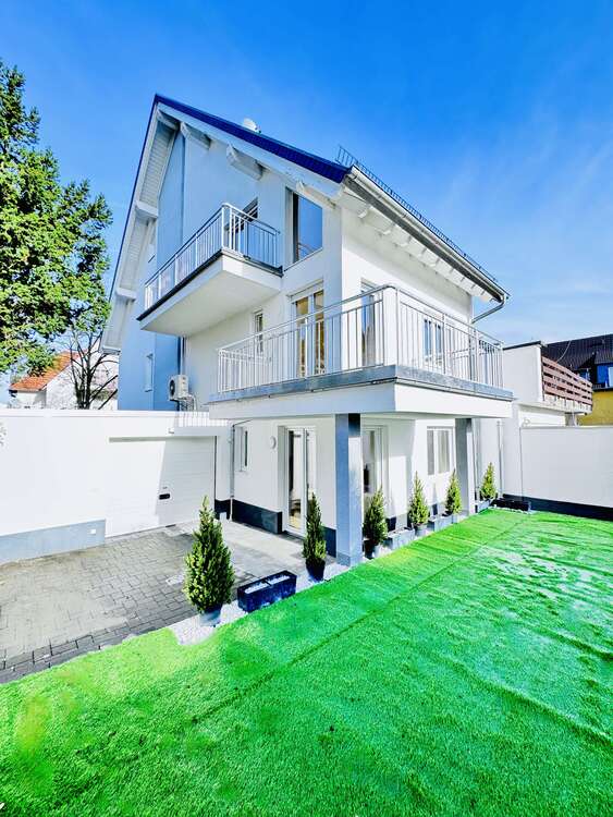 Thumbnail-Haus zum Kaufen in RÜSSELSHEIM 1.195.500,00 € 244.75 m²