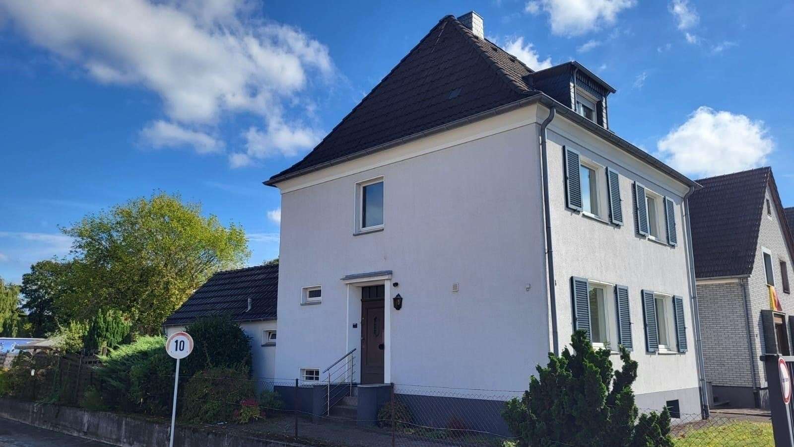 Thumbnail-Haus zum Kaufen in Langenfeld 379.000,00 € 111 m²
