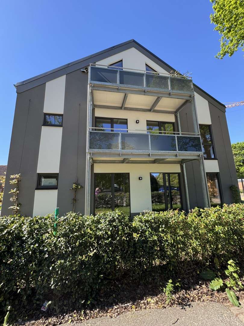 Thumbnail-Wohnung zum Mieten in Halstenbek 1.595,00 € 89.85 m²