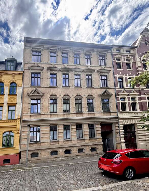 Thumbnail-Wohnung zum Mieten in Halle 300,00 € 35.85 m²