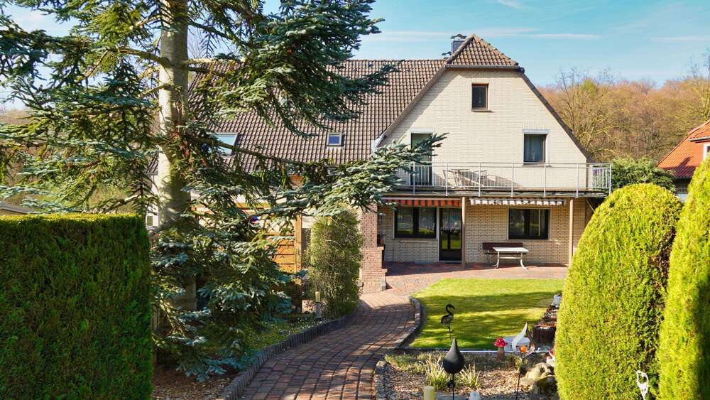 Thumbnail-Haus zum Kaufen in Auetal 300.000,00 € 243 m²