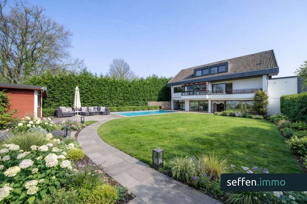 Thumbnail-Haus zum Kaufen in Leichlingen (Rheinland) 975.000,00 € 274 m²