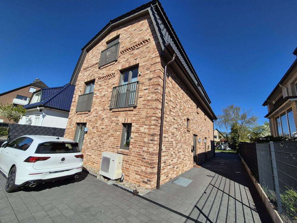 Thumbnail-Haus zum Mieten in Norderstedt 2.585,00 € 137 m²