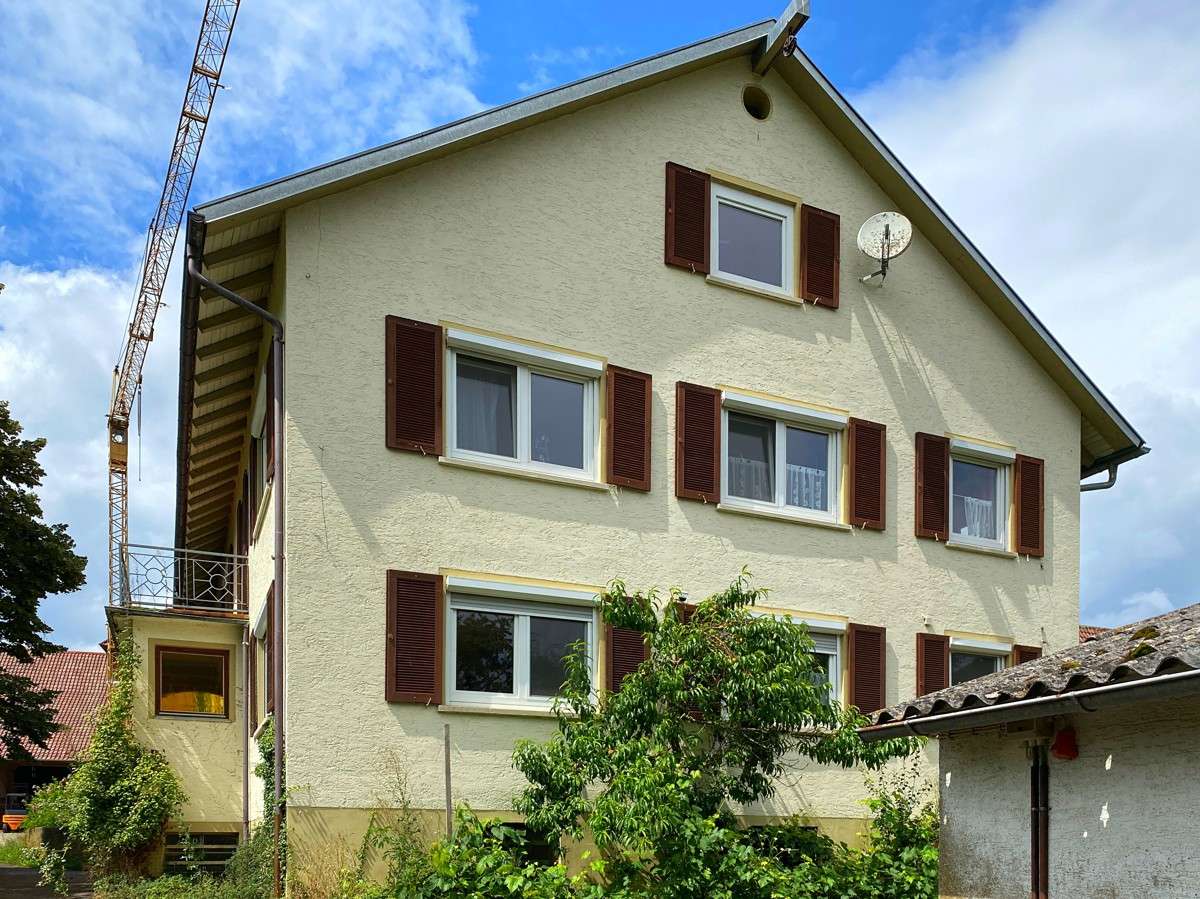 Thumbnail-Haus zum Kaufen in Attenweiler-Oggelsbeuren 299.000,00 € 190 m²