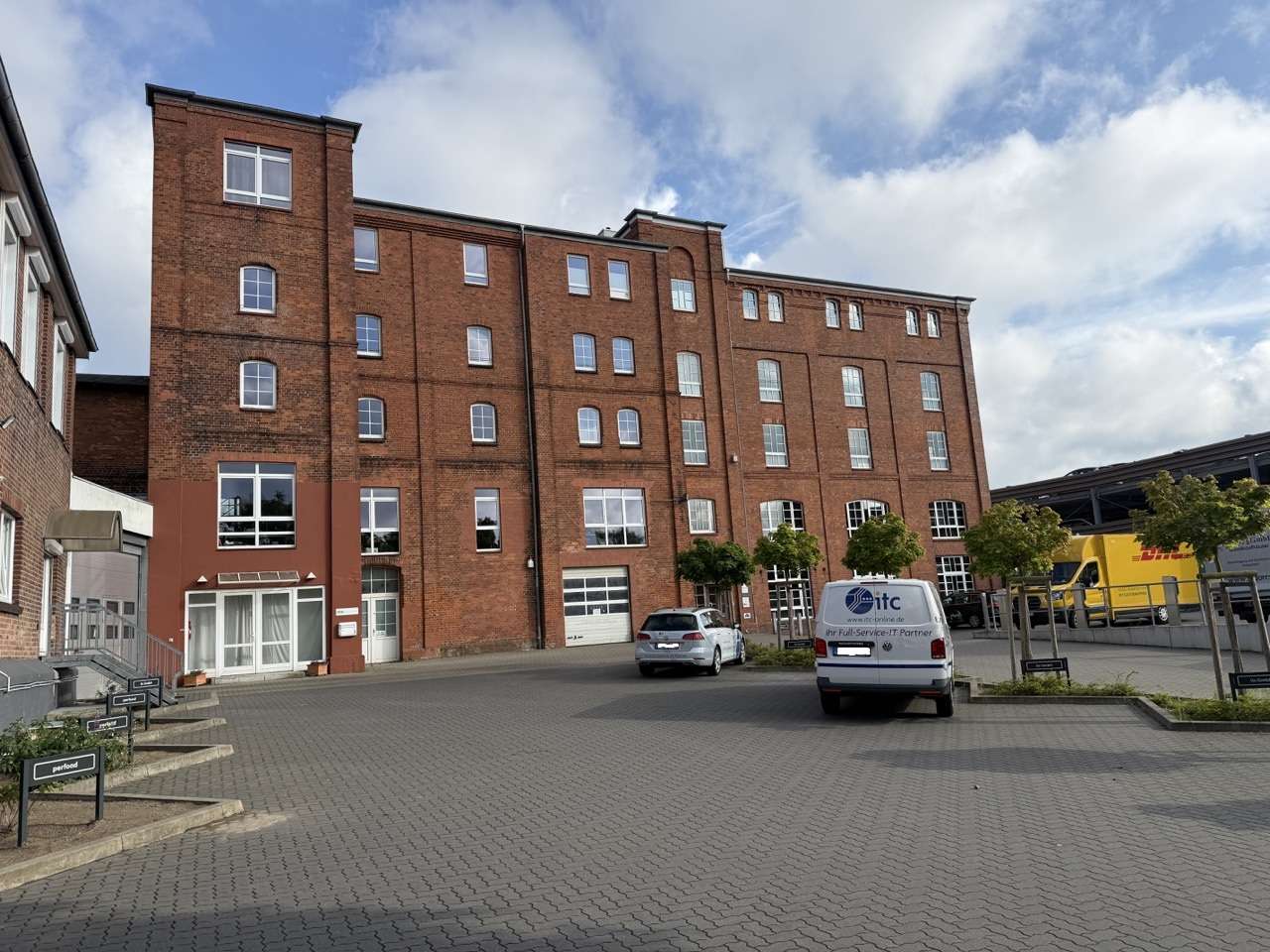 Thumbnail-Büro in Lübeck 1.372,50 € 183 m²