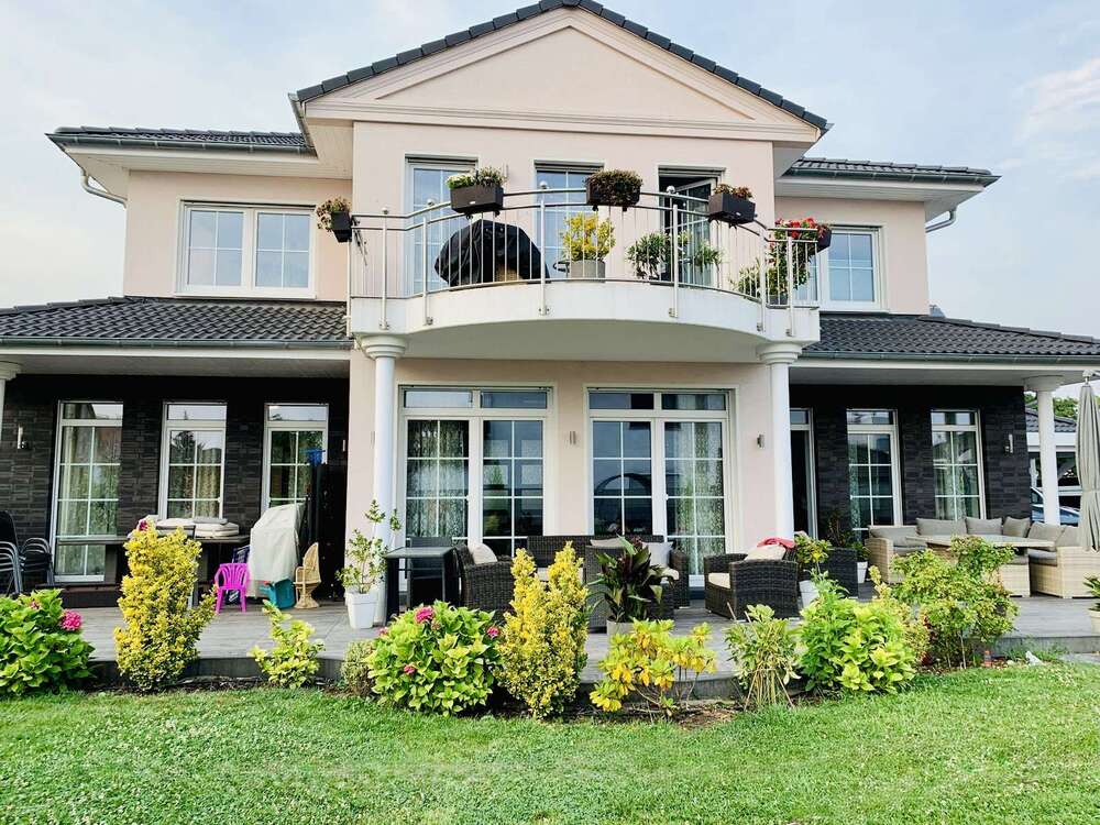 Thumbnail-Haus zum Kaufen in Groß-Gerau 1.595.000,00 € 303 m²