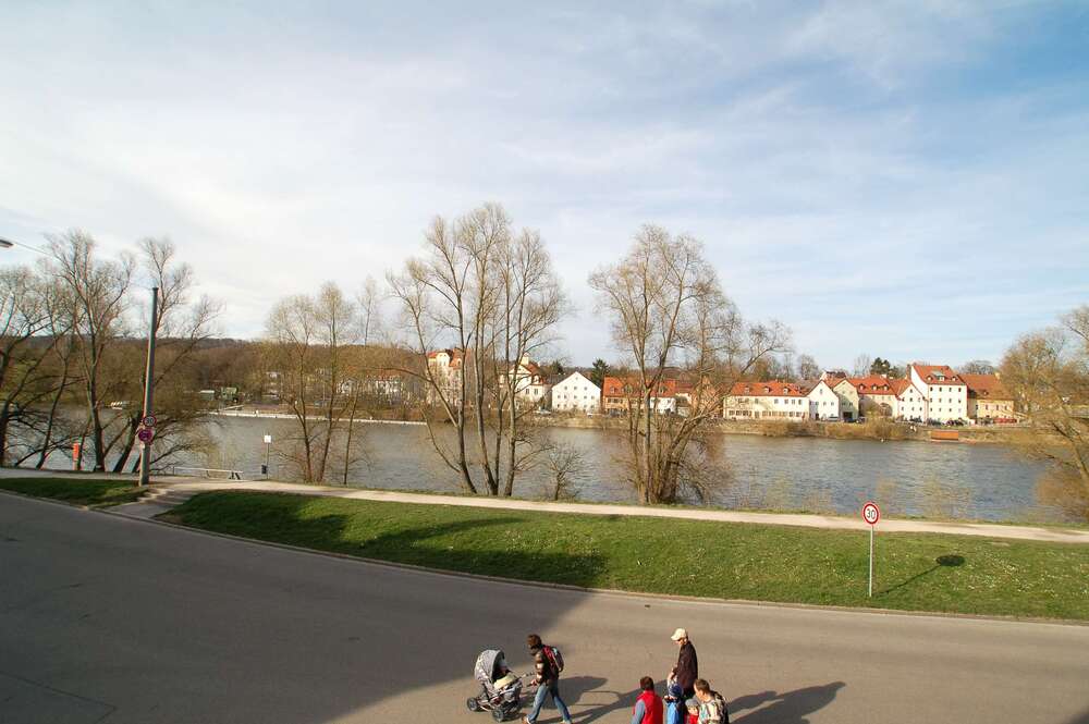 Thumbnail-Wohnung zum Mieten in Regensburg 1.100,00 € 61.5 m²