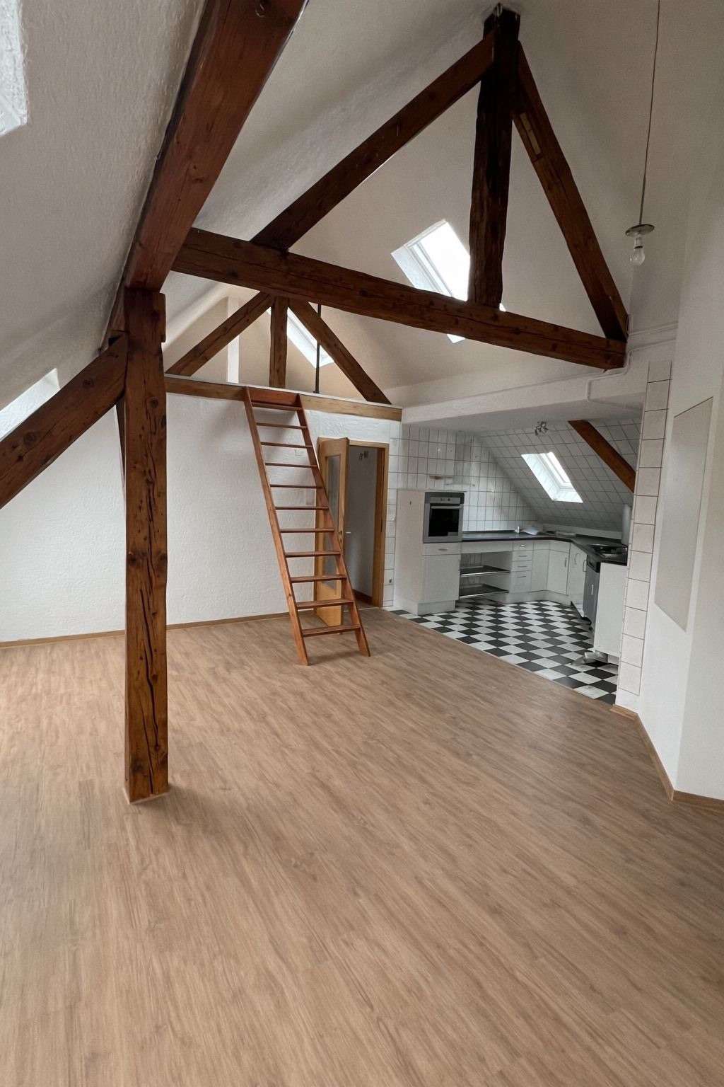 Thumbnail-Wohnung zum Mieten in Pforzheim 950,00 € 95 m²