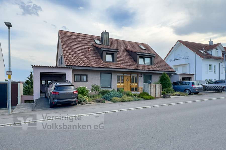 Thumbnail-Haus zum Kaufen in Holzgerlingen 1.050.000,00 € 270.04 m²