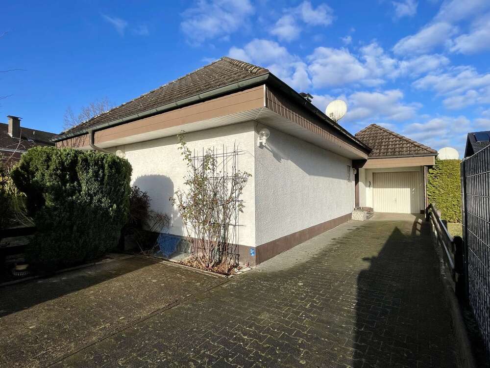 Thumbnail-Haus zum Kaufen in Schloß Holte-Stukenbrock 379.000,00 € 139 m²