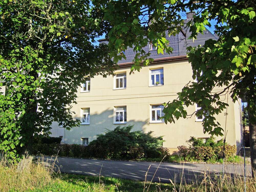 Thumbnail-Wohnung zum Mieten in Niederwürschnitz 330,00 € 51 m²