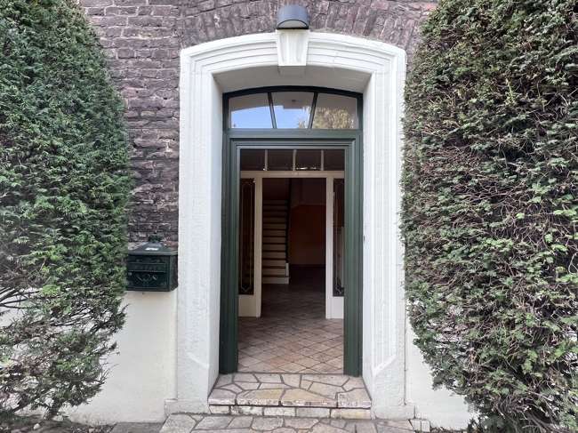 Thumbnail-Wohnung zum Mieten in Duisburg 1.800,00 € 190 m²