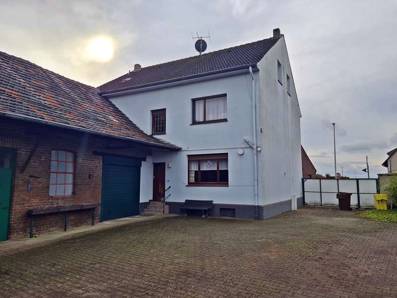 Thumbnail-Haus zum Kaufen in Nettetal 319.000,00 € 207 m²