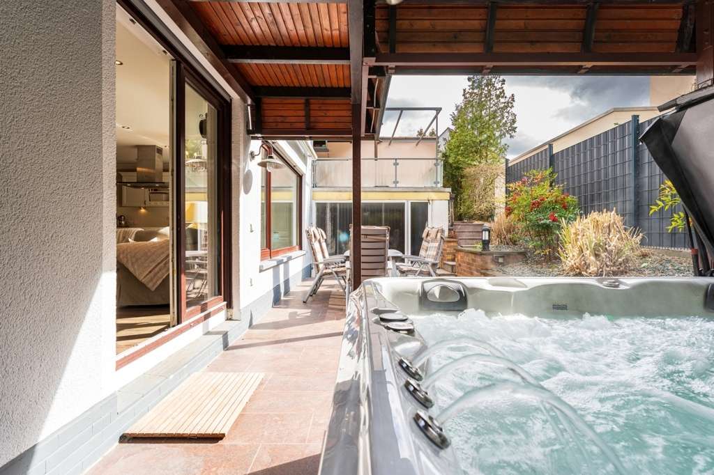 Thumbnail-Haus zum Mieten in Hofheim am Taunus 3.950,00 € 222 m²