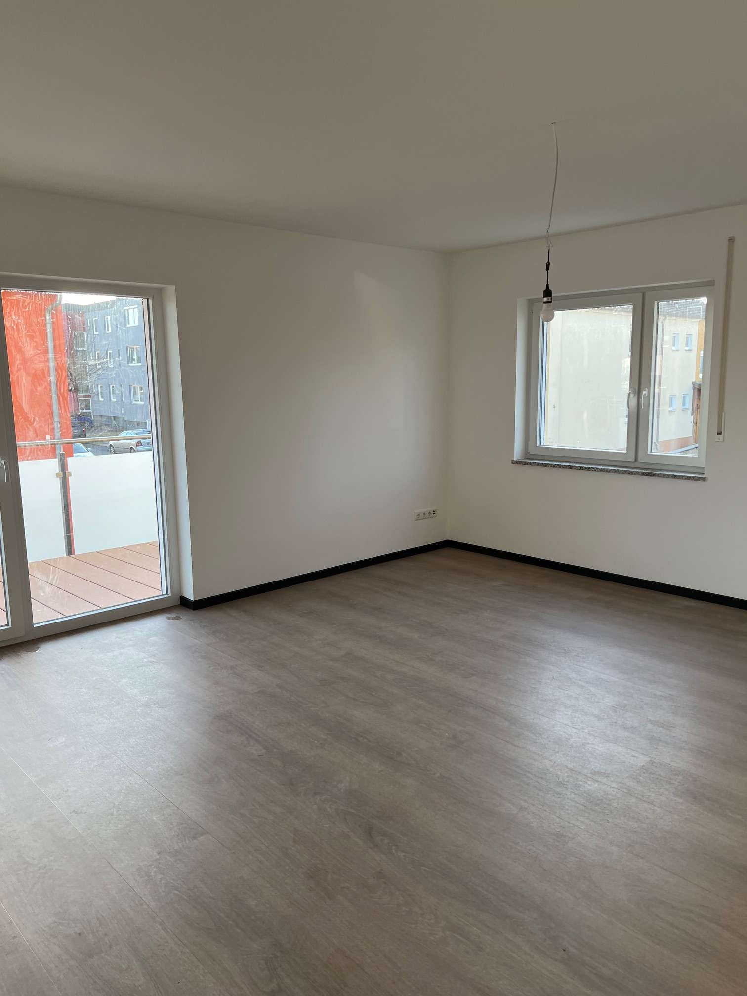 Thumbnail-Wohnung zum Mieten in Weiden 905,15 € 98 m²