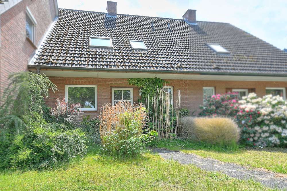 Thumbnail-Haus zum Kaufen in Lübeck Schlutup 359.500,00 € 120 m²