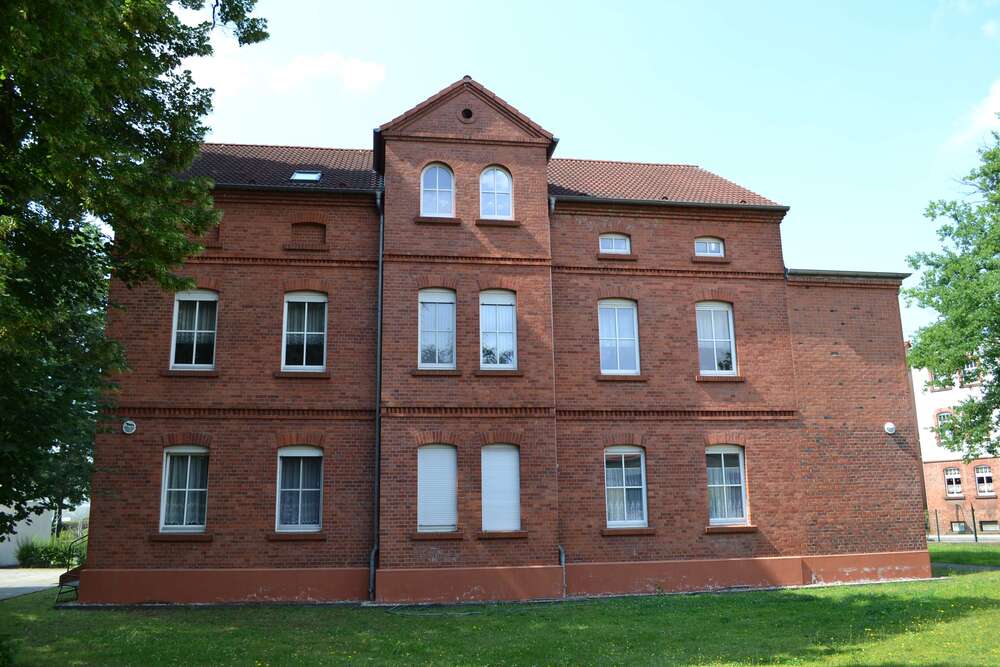 Thumbnail-Wohnung zum Mieten in Welzow 412,13 € 77.76 m²