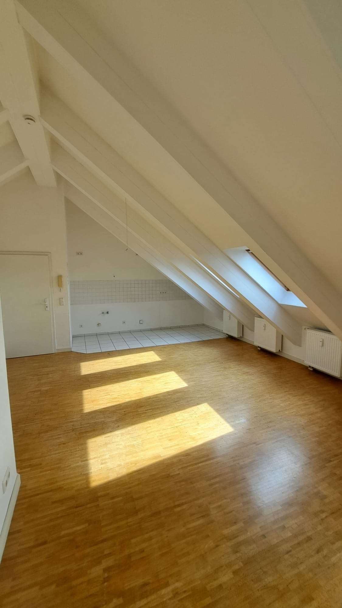 Thumbnail-Wohnung zum Mieten in Erfurt 365,00 € 45.57 m²
