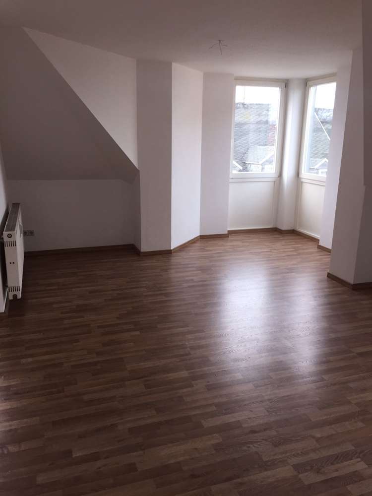 Thumbnail-Wohnung zum Kaufen in Glauchau 50.000,00 € 75.87 m²