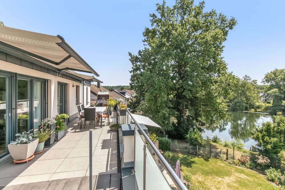 Thumbnail-Wohnung zum Kaufen in Bonn - Holzlar 1.095.000,00 € 211 m²