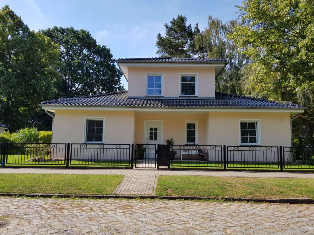 Thumbnail-Haus zum Kaufen in Glienicke-Nordbahn 990.000,00 € 141.28 m²