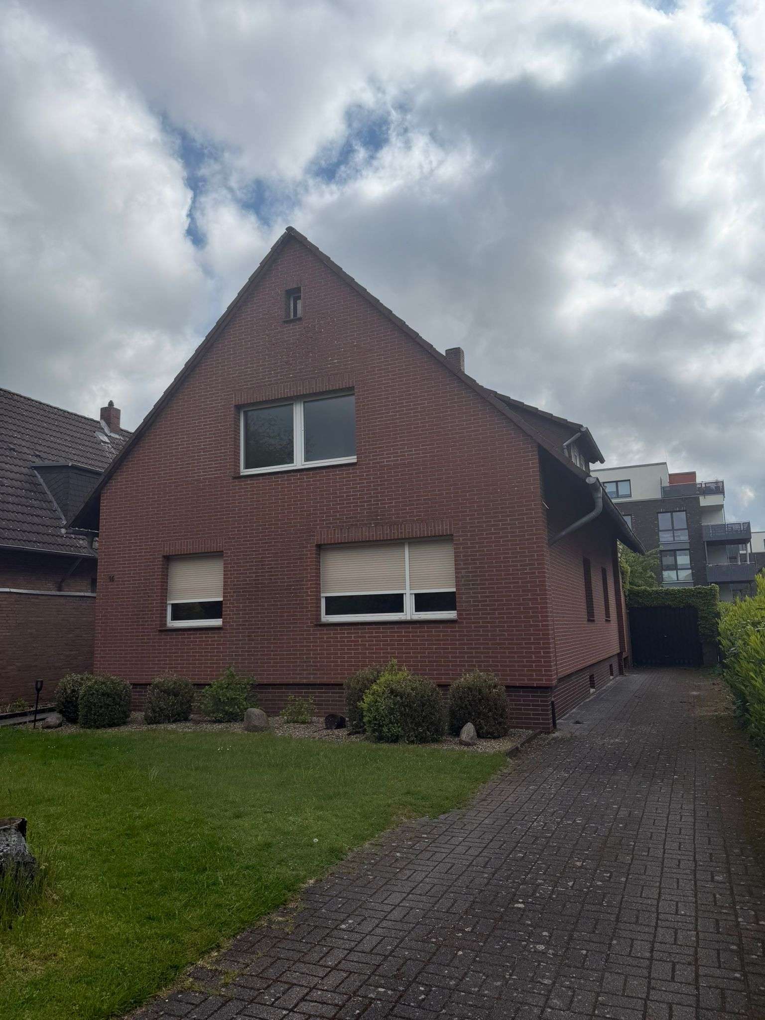 Thumbnail-Haus zum Kaufen in Peine 335.000,00 € 162 m²