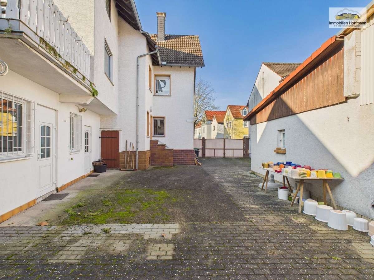 Thumbnail-Haus zum Kaufen in Niederdorfelden 599.000,00 € 258 m²