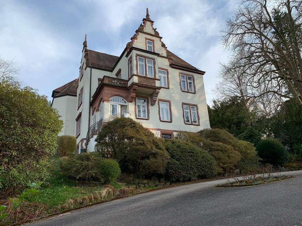 Thumbnail-Haus zum Mieten in Baden-Baden 2.800,00 € 290.6 m²