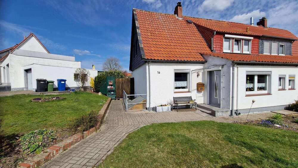Thumbnail-Haus zum Kaufen in Schöningen 74.000,00 € 98.36 m²