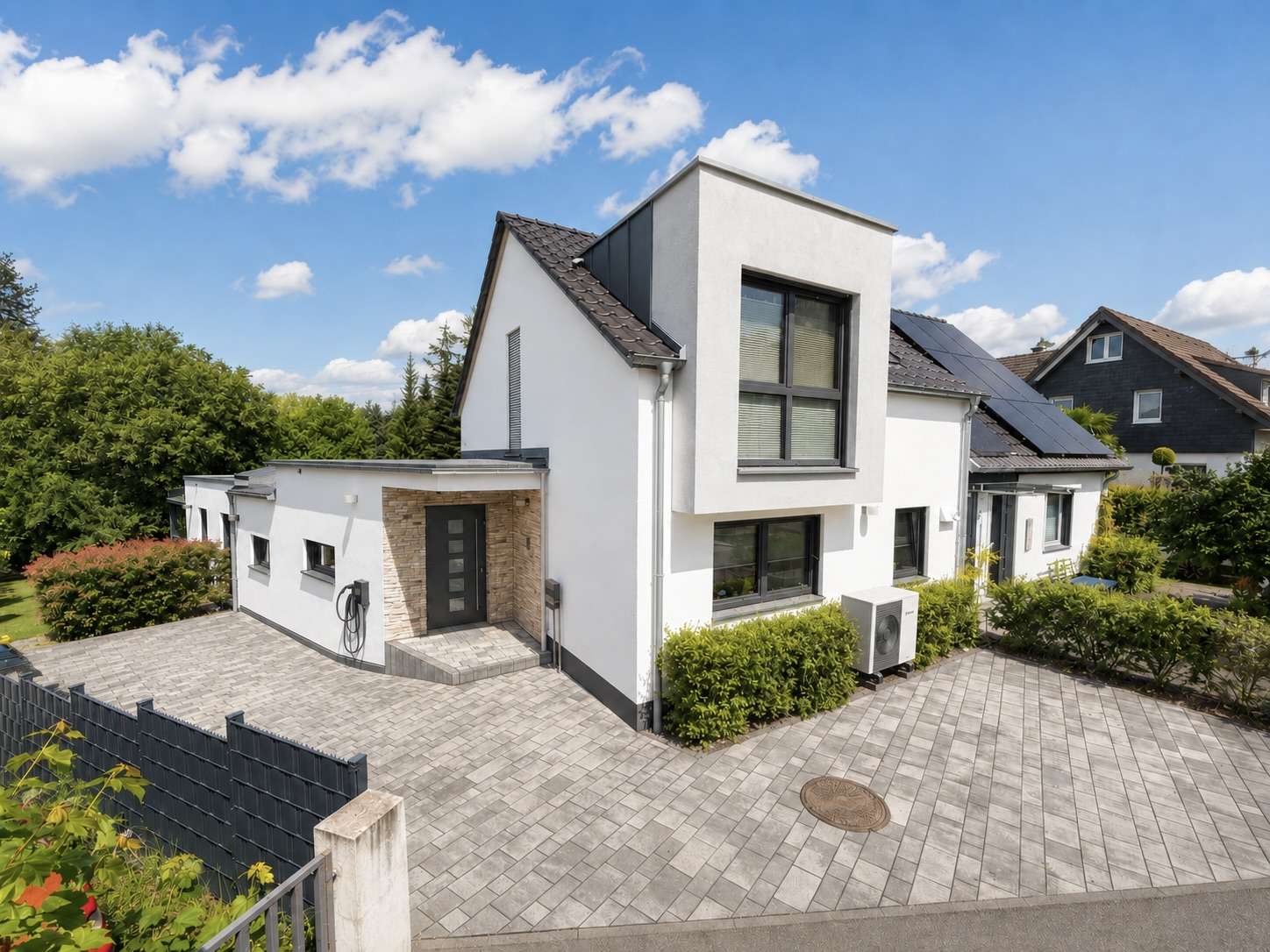 Thumbnail-Haus zum Kaufen in Bergisch Gladbach 995.000,00 € 171 m²
