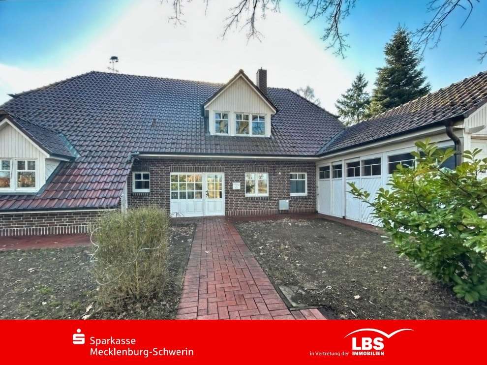 Thumbnail-Haus zum Kaufen in Lübtheen 450.000,00 € 325 m²