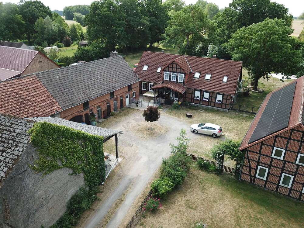 Thumbnail-Haus zum Kaufen in Salzwedel - Andorf 538.000,00 € 325 m²