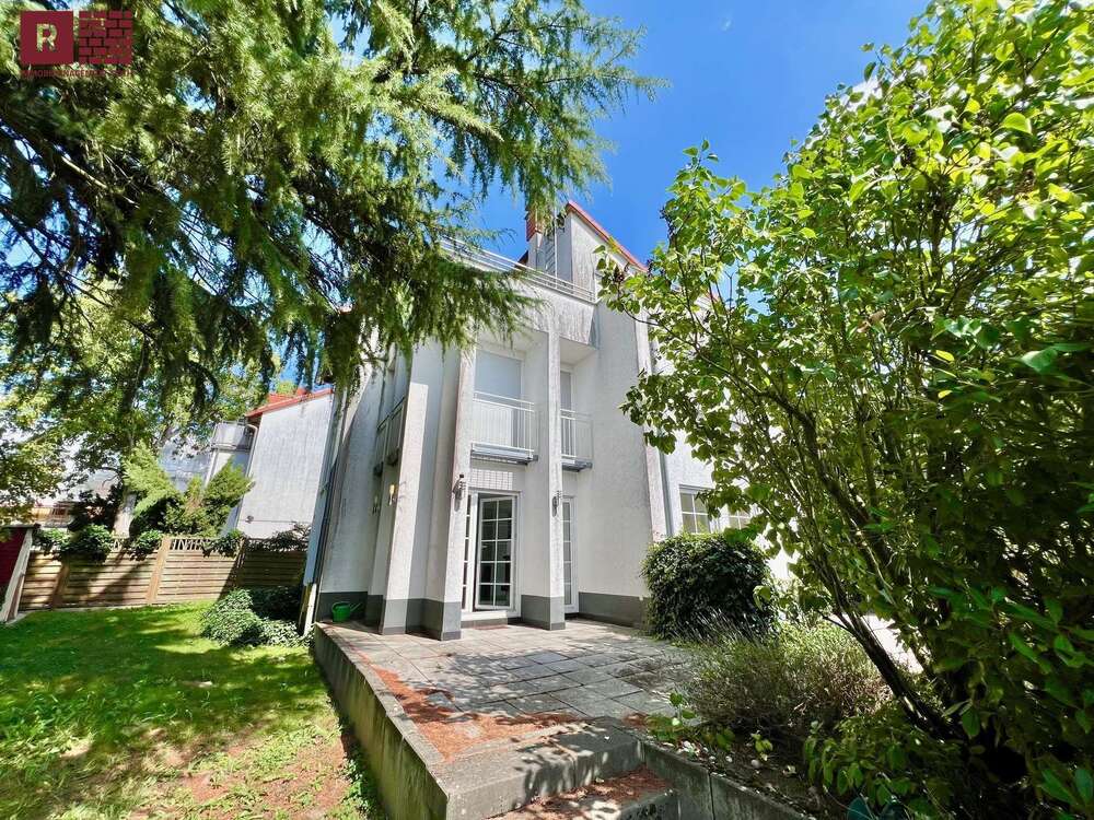 Thumbnail-Haus zum Kaufen in Frankfurt am Main 1.095.000,00 € 181 m²