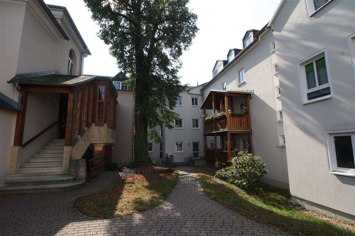 Thumbnail-Wohnung zum Mieten in Plauen 180,00 € 25.61 m²