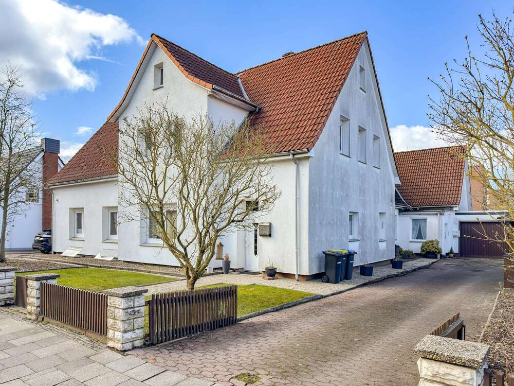 Thumbnail-Wohnung zum Kaufen in Bremerhaven 129.000,00 € 90 m²