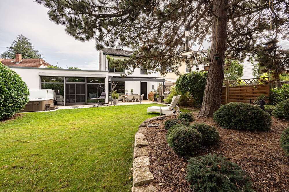 Thumbnail-Haus zum Kaufen in München 1.299.000,00 € 220 m²