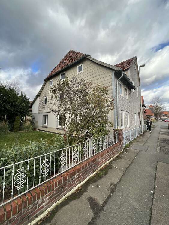 Thumbnail-Haus zum Kaufen in Hannover 385.000,00 € 316 m²