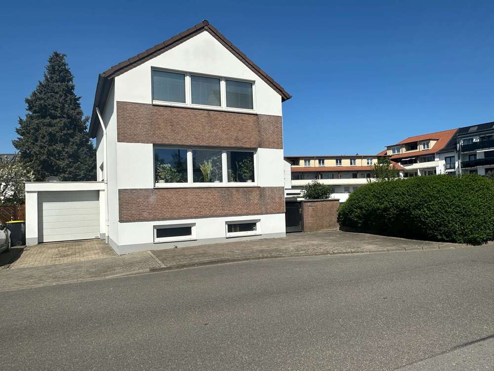 Thumbnail-Haus zum Kaufen in Düren 220.000,00 € 99 m²