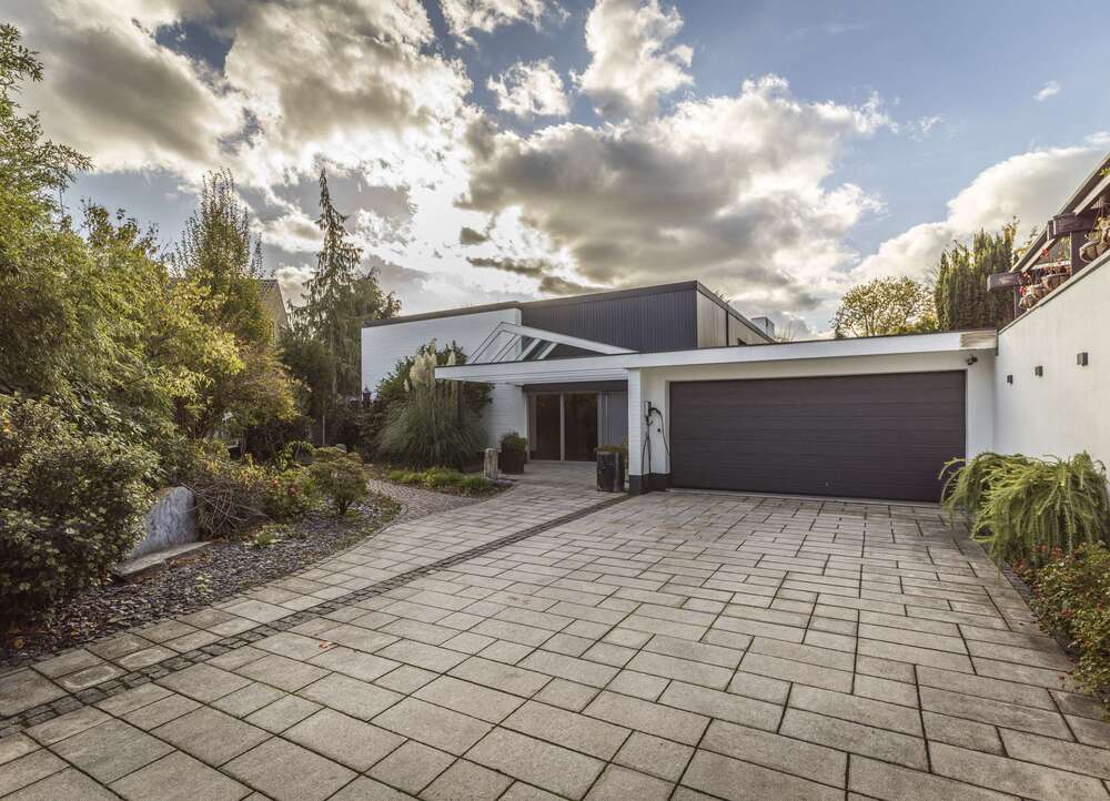 Thumbnail-Haus zum Kaufen in Meerbusch 1.690.000,00 € 345 m²