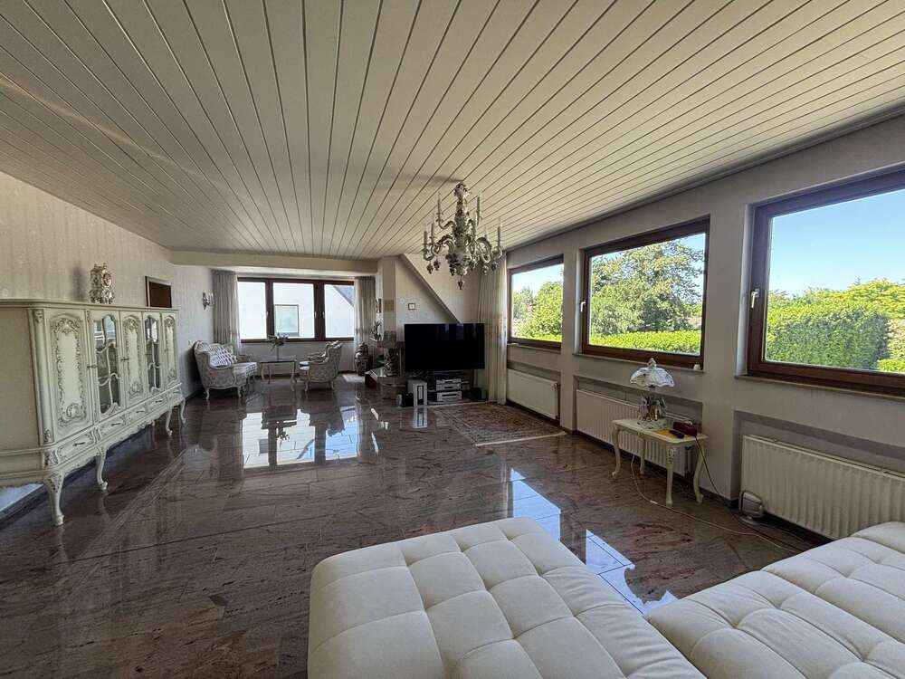 Thumbnail-Wohnung zum Mieten in Düsseldorf 1.390,00 € 140 m²