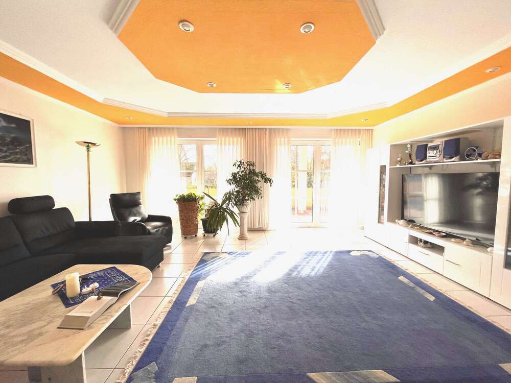 Thumbnail-Haus zum Kaufen in Markt Taschendorf 550.000,00 € 260 m²