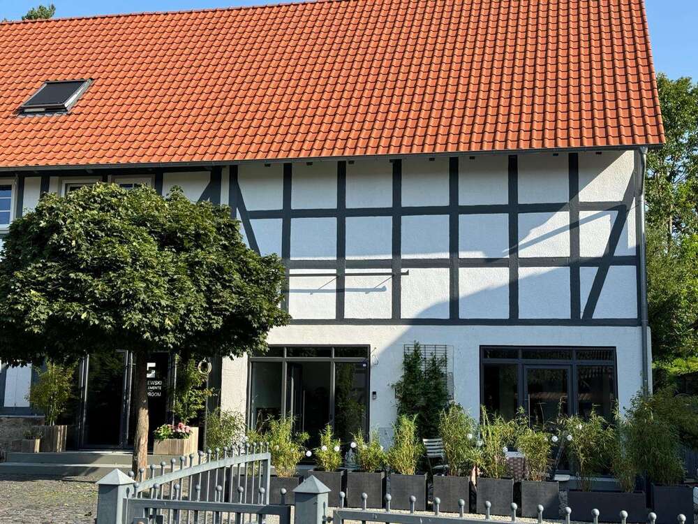 Thumbnail-Wohnung zum Mieten in Ellershausen 1.800,00 € 180 m²