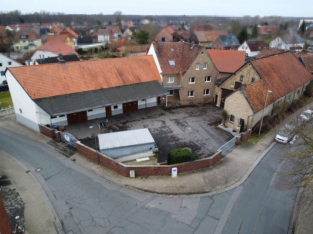 Thumbnail-Haus zum Kaufen in Peine 320.000,00 € 419 m²