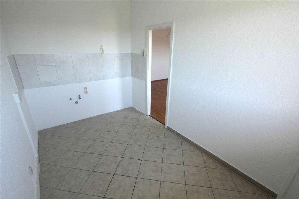 Thumbnail-Wohnung zum Kaufen in Teutschenthal-Langenbogen 56.000,00 € 56 m²