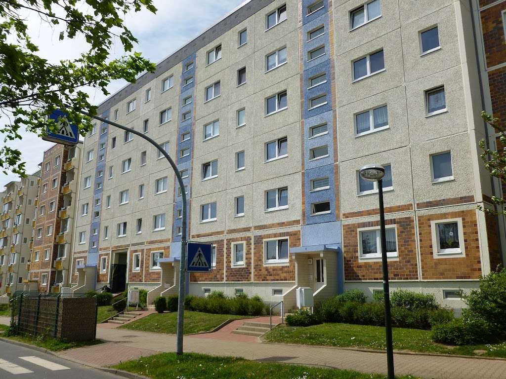 Thumbnail-Wohnung zum Mieten in Rostock 420,00 € 64.31 m²